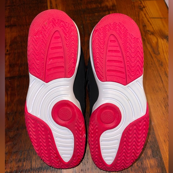 Nike Jordan black and red youth size 4 - Picture 3 of 5